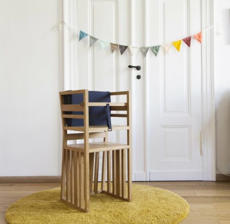 Kinder-Hochstuhl von Zaunkönig für Kinder // HIMBEER