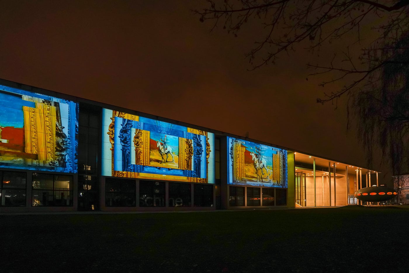 Die Installation „Inside Out“ der Münchner Videokünstlerin Betty Mü bildet den Mittelpunkt der Lichtaktion im Kunstareal München // HIMBEER