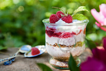Rezept: Himbeerkuchen im Glas // HIMBEER