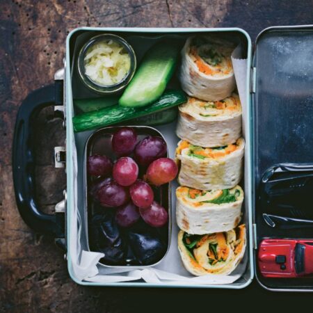 Sandwichrolle mit Erdnuss-Hummus // HIMBEER