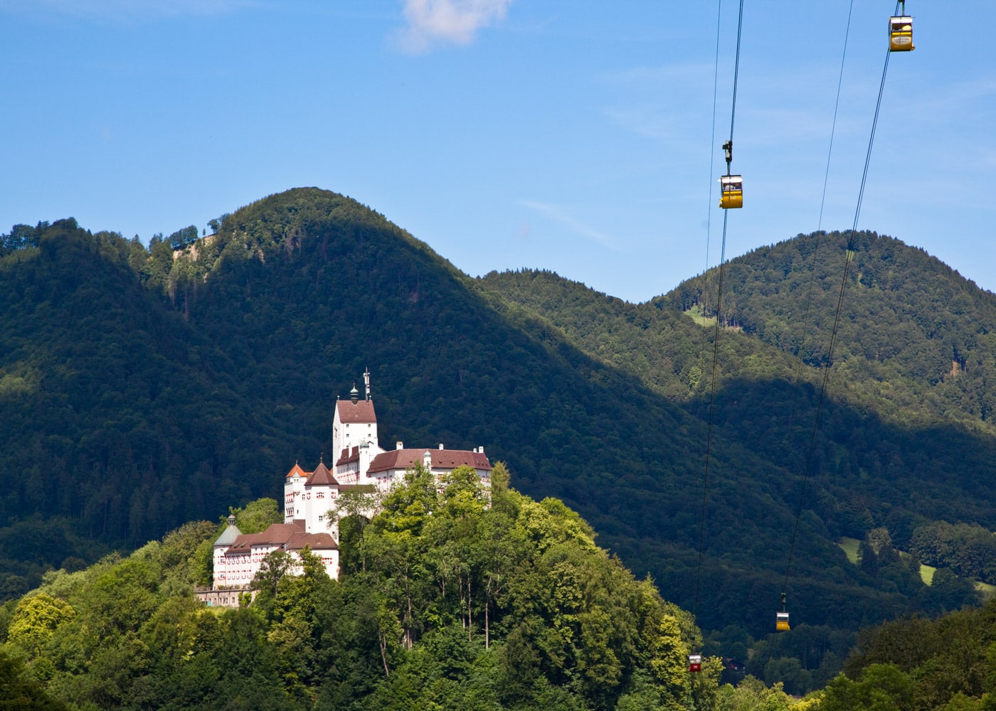Schloss Hohenaschau mit Kampenwandbahn