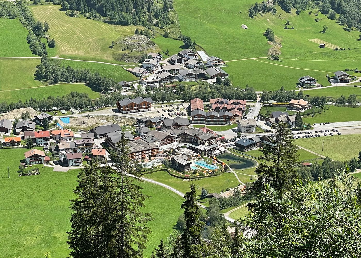 Bergurlaub in Südtirol: Family Resort & Spa Hotel Schneeberg // HIMBEER