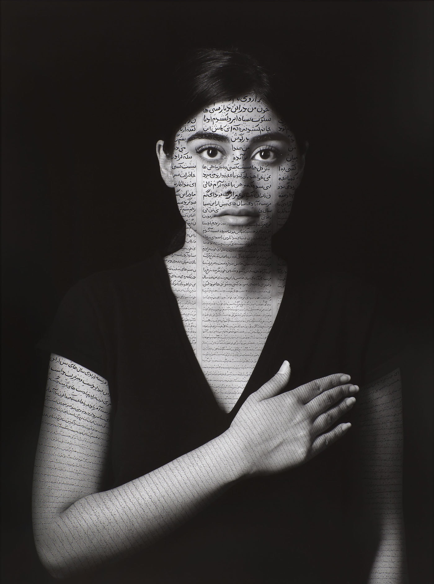 Fotografieausstellung von Shirin Neshat in der Pinakothek der Moderne // HIMBEER