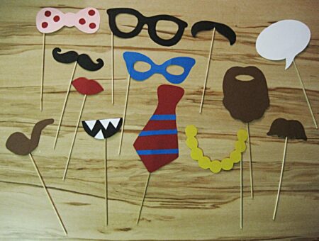 DIY-Projekt für Kinder: Foto-Verkleidungen basteln zu Fasching oder Kindergeburtstag // HIMBEER