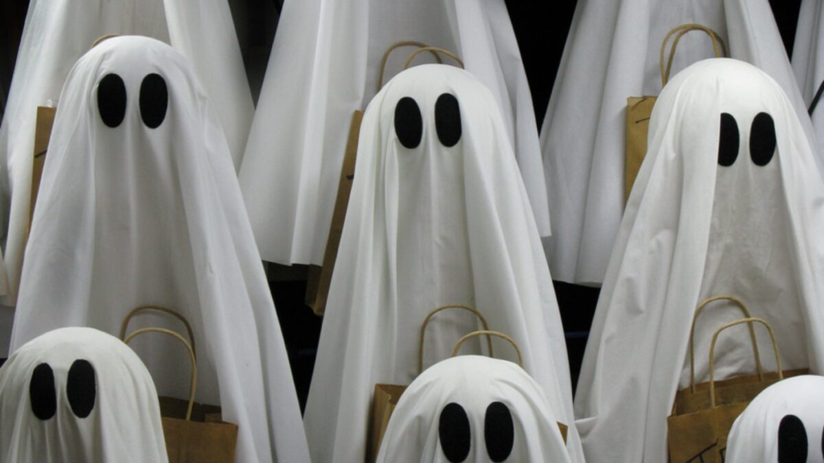 DIY: Gespenster-Kostüm für Kinder nähen // HIMBEER