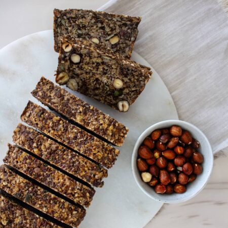 Rezept für ein Nuss-Saatenbrot – selber backen // HIMBEER