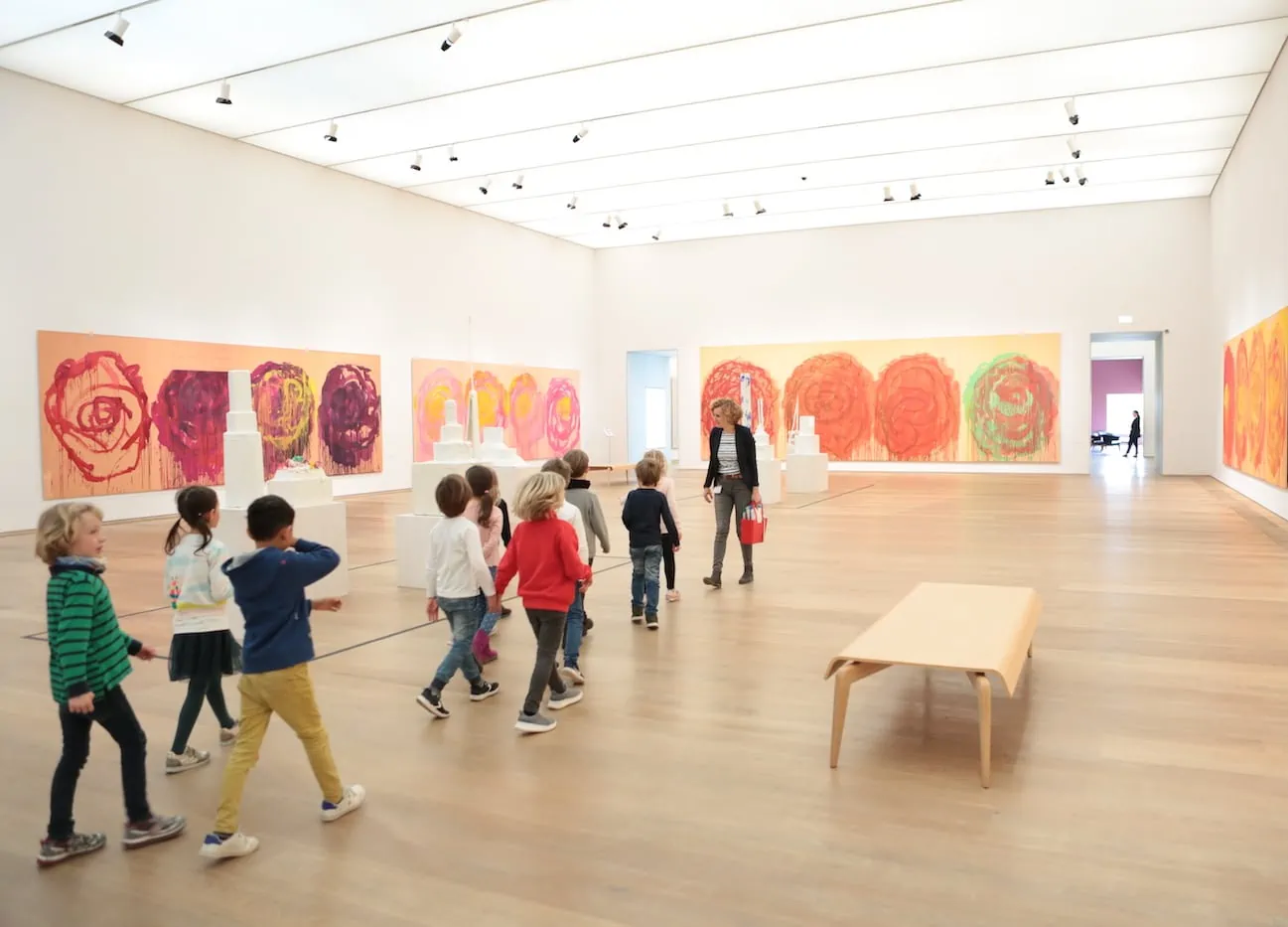 Kinder in München dürfen nach dem Ausstellungsbesuch im Brandhorst Museum kreativ werden // HIMBEER