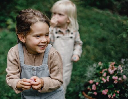 Buntes Ostereiersuchen an Ostern 2022 im Fünfseenland für Kinder in München und ihre Familien// HIMBEER