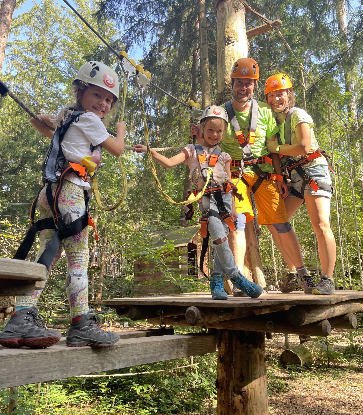 Ausflugstipps für Familien in München: Kletterparks für Kinder im Münchner Umland: Münchner Wald Kletterwald Vaterstetten // HIMBEER