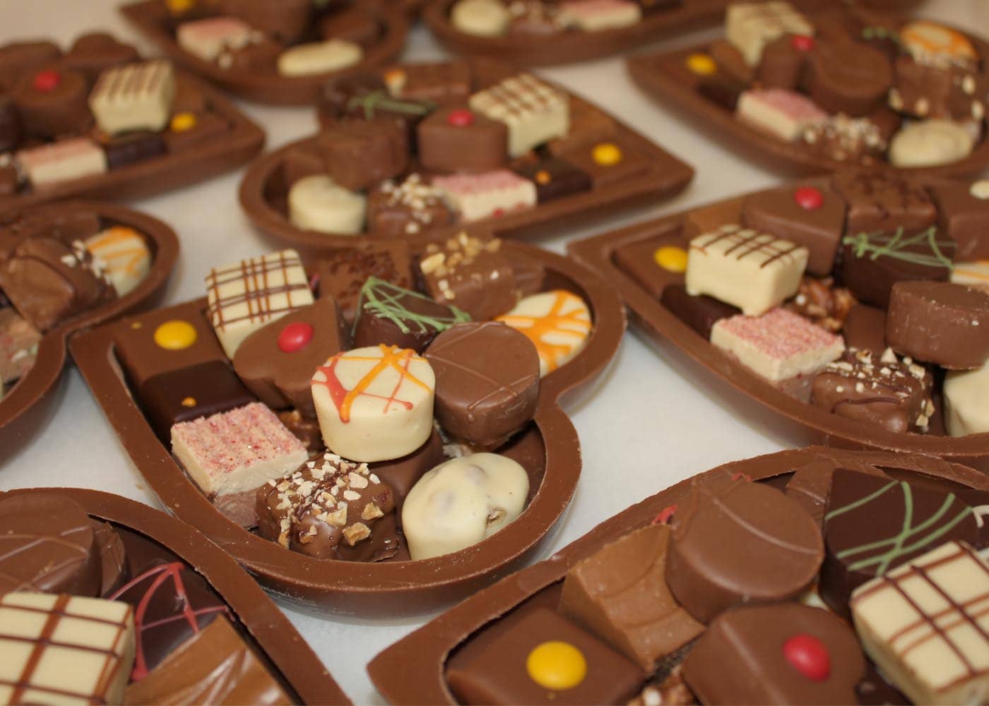 Adventskalender: Schokoladen-Präsentkorb von der Confiserie Dengel // HIMBEER