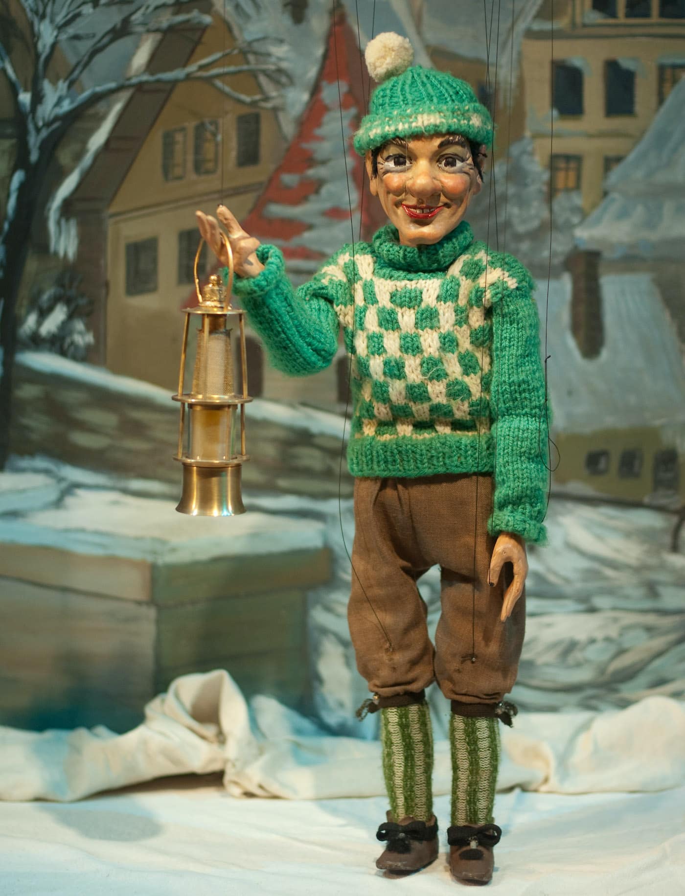 Die Wunschlaterne kommt wie jedes Jahr zur Weihnachtszeit auf den Spielplan des Marionettentheaters Bille nun München Für Kinder // HIMBEER