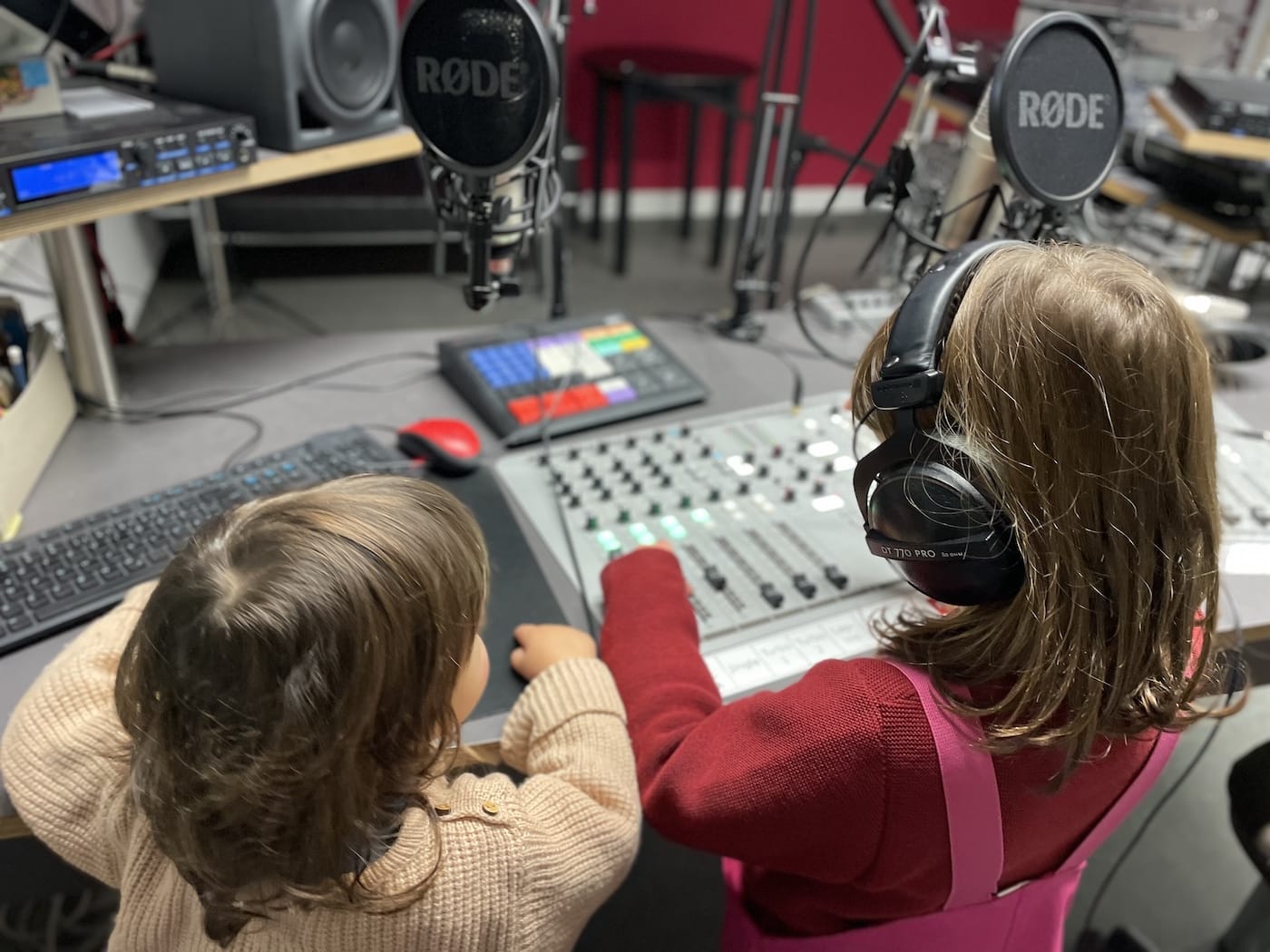 Zwei Kinder im Radio: Mein Minimorgen vom Radio Feierwerk von und für Kinder // HIMBEER