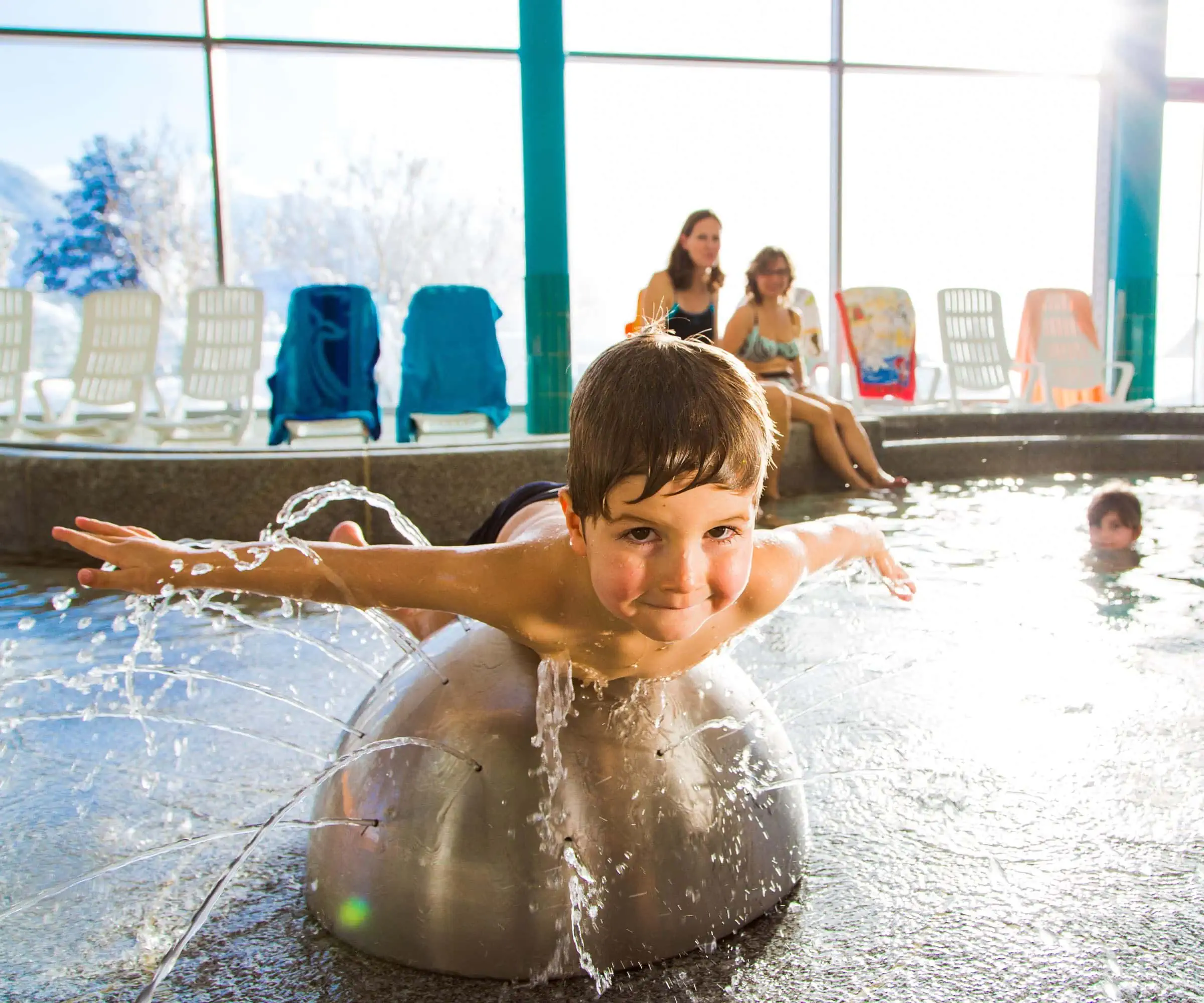 Vita Alpina in Ruhpolding- Badespaß für die ganze Familie: Wasserspielplatz für Kinder // HIMBEER