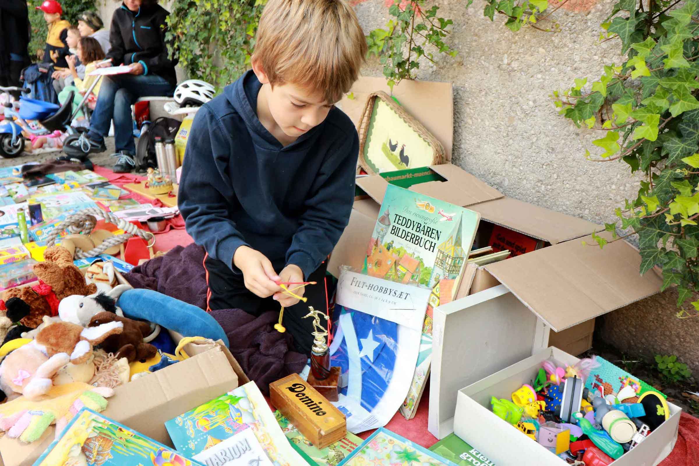 Der kleine Münchner Flohmarkt für Kinder inMünchen// HIMBEER