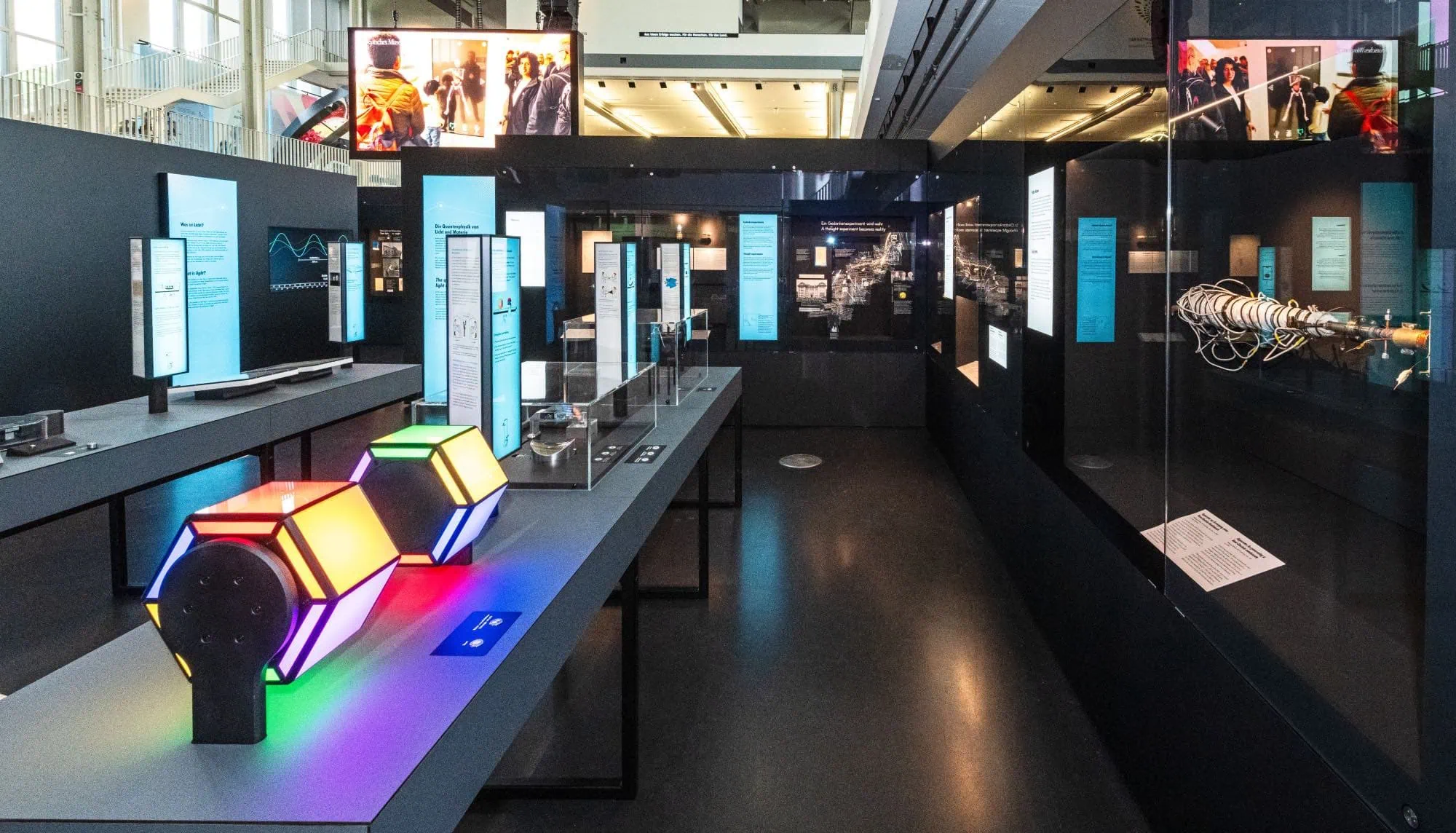 Ausstellungen im August: Licht und Materie im Deutschen deutschen Museum // HIMBEER