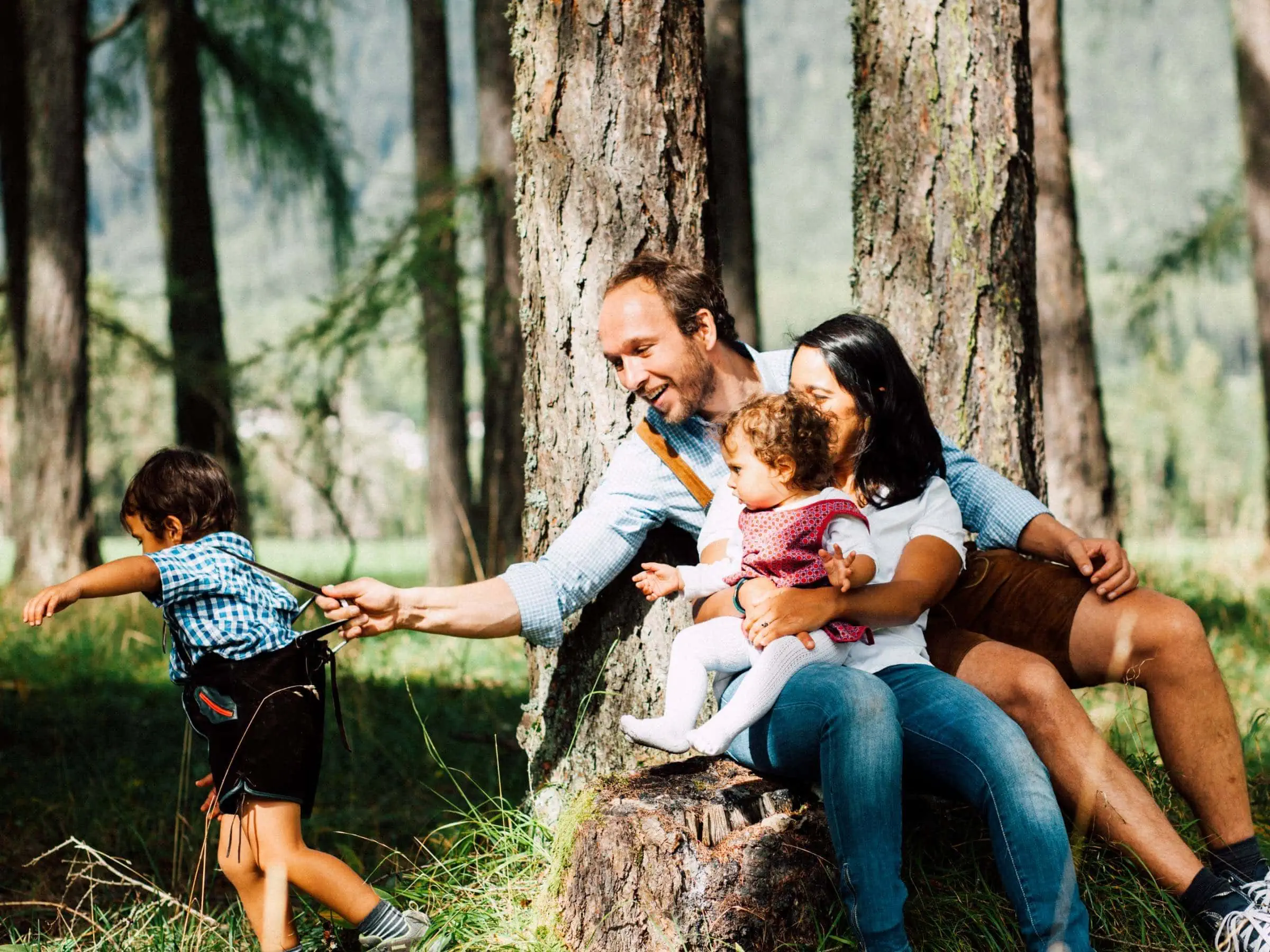 Familienurlaub in Tirol mit Kindern: Naturerlebnisse in den Bergen // HIMBEER