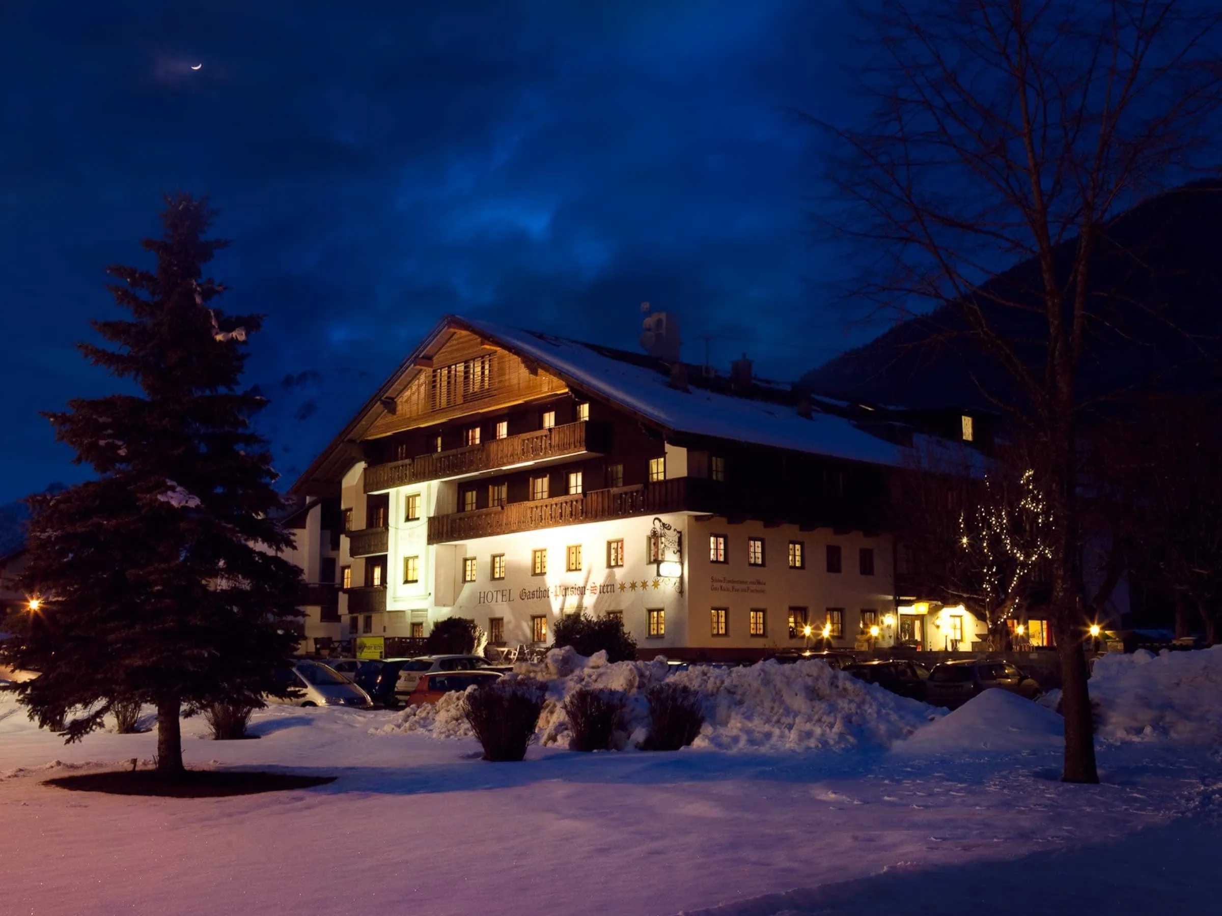 Familienurlaub in Tirol mit Kindern: Hotel Stern im Winter // HIMBEER