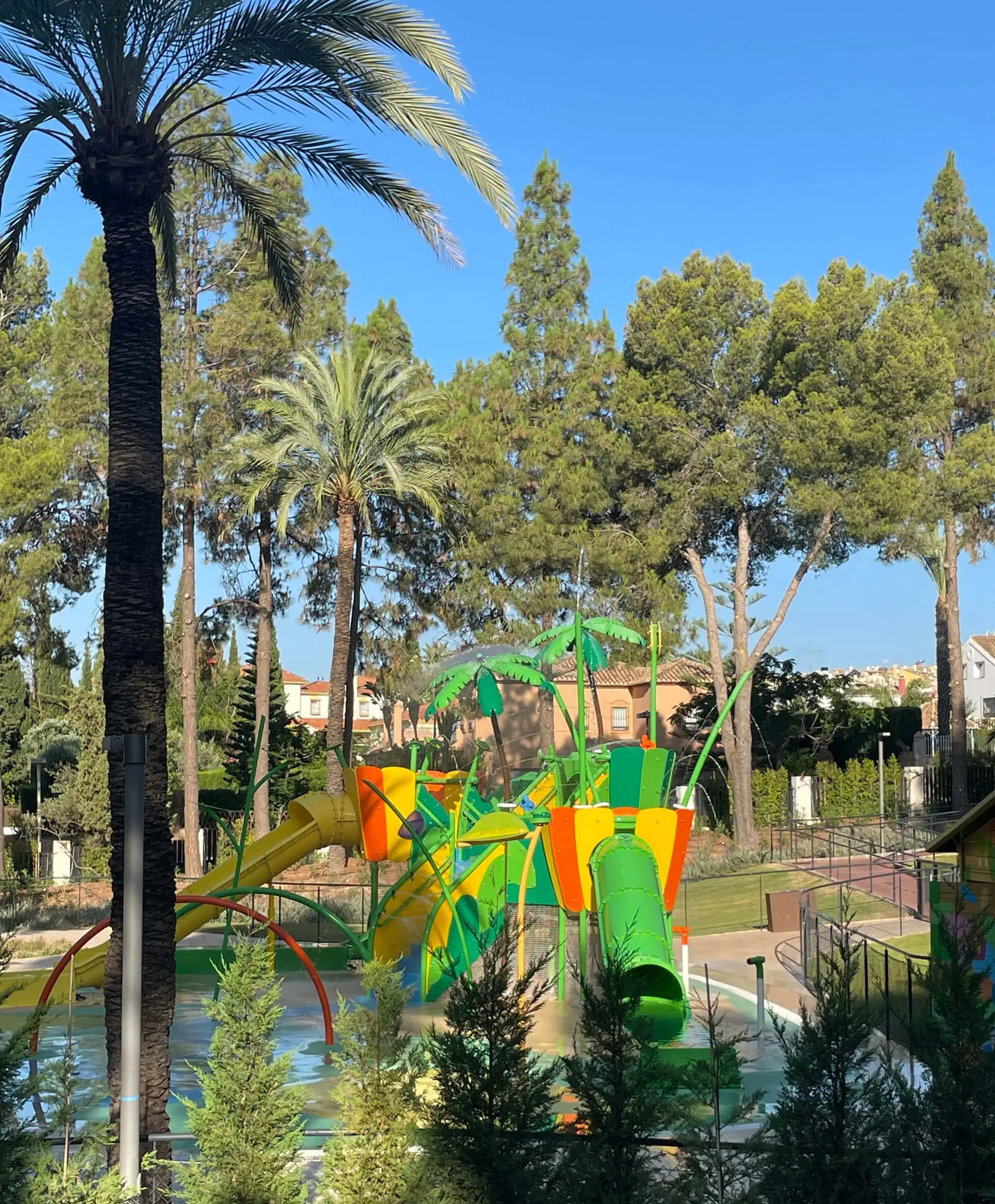 Wasserspielplatz im Club Med Marbella // HIMBEER