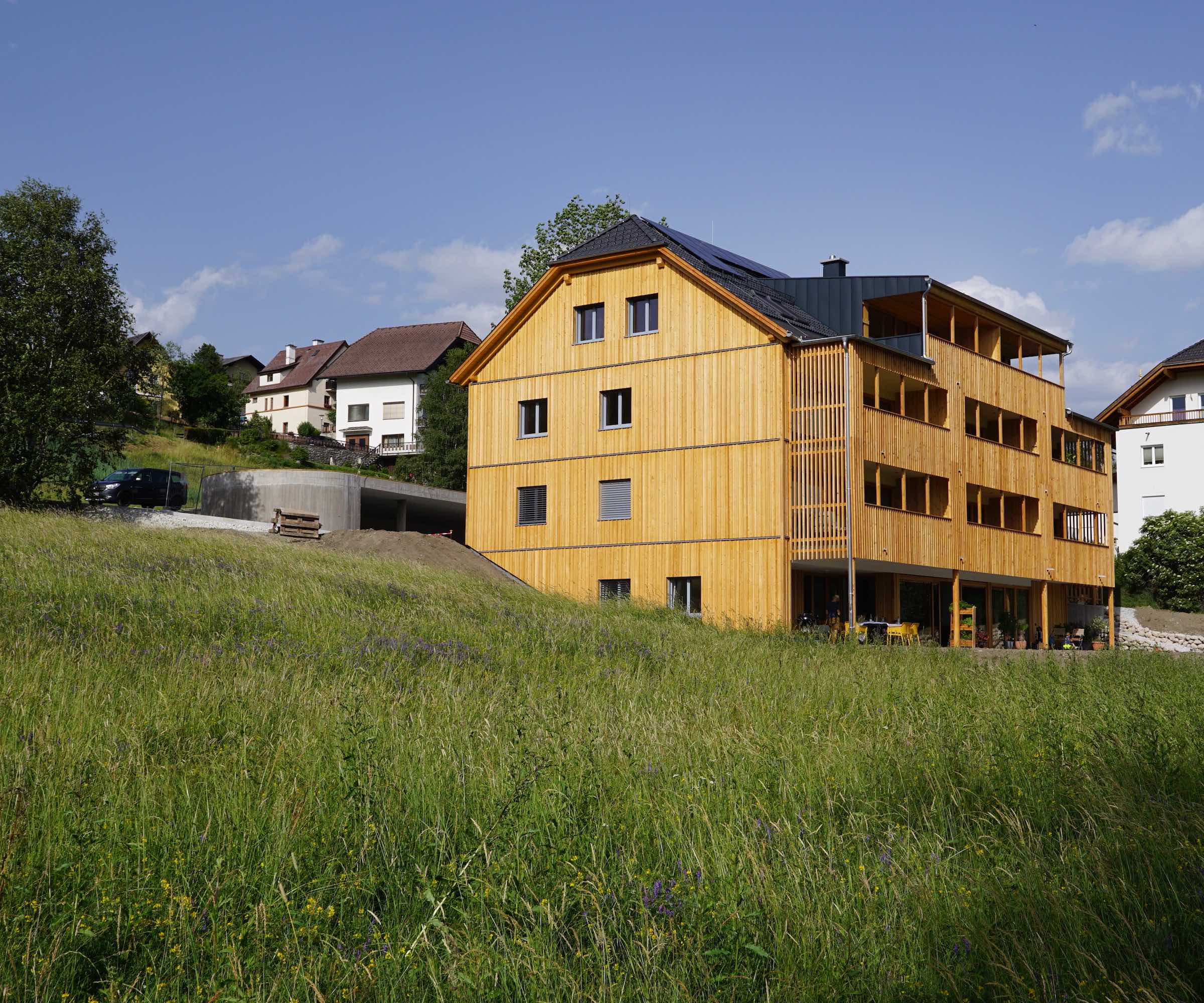 Das Haus Weigt liegt in Mariapfarr im Salzburger Lungau, einem Ort, der zu den sonnenreichsten Fleckchen Österreichs zählt und eine großartige Infrastruktur für Familien bietet // HIMBEER
