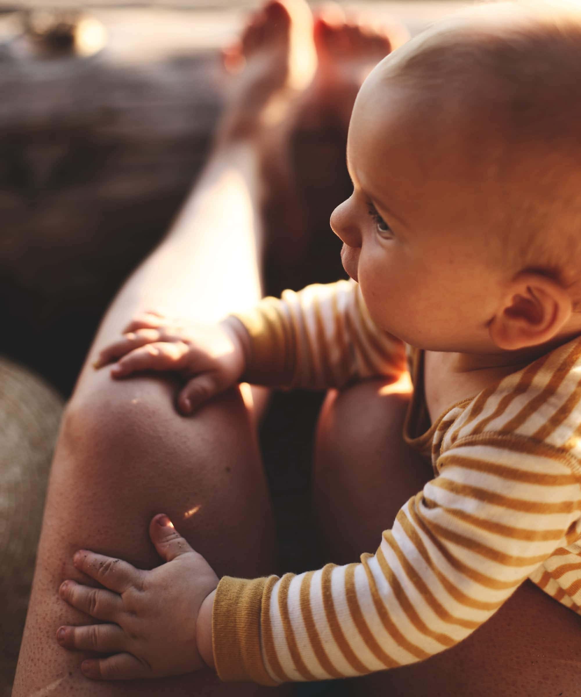 Hautkontakt zum Baby, Spielen, in Beziehung bleiben // HIMBEER