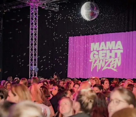 Die erste MAMGEHTTANZEN in München am 18.11.2023 im Mint Club// HIMBEER