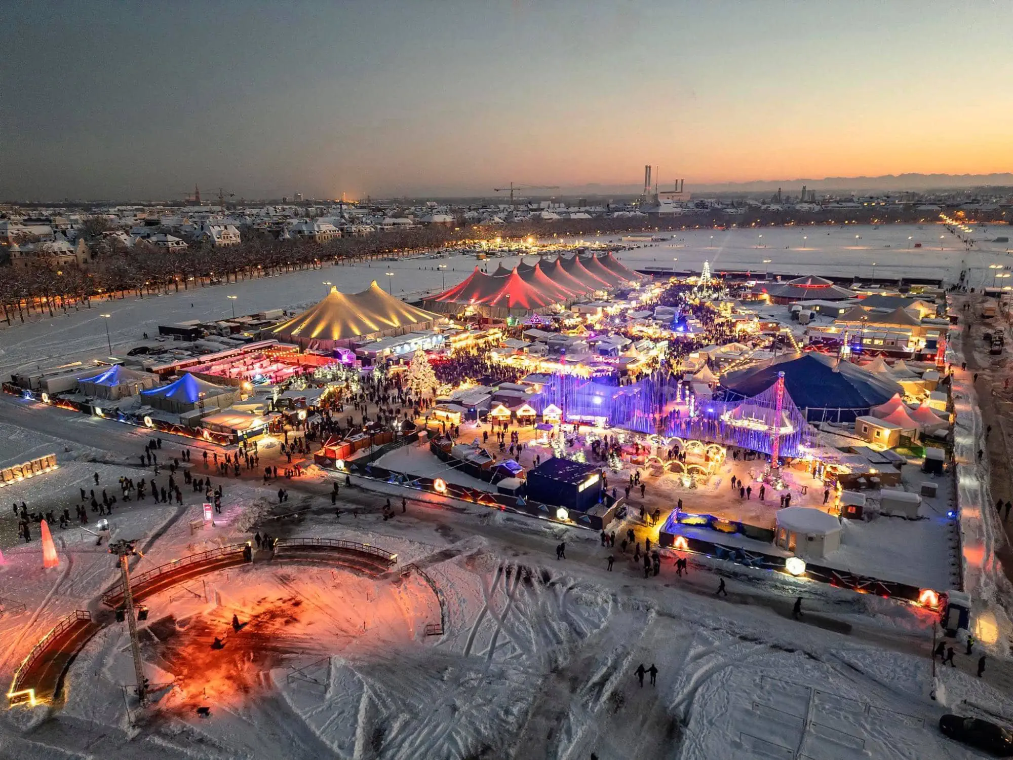 Tollwood Winterfestival in München – die besten Weihnachtsmärkte für Familien in München // HIMBEER