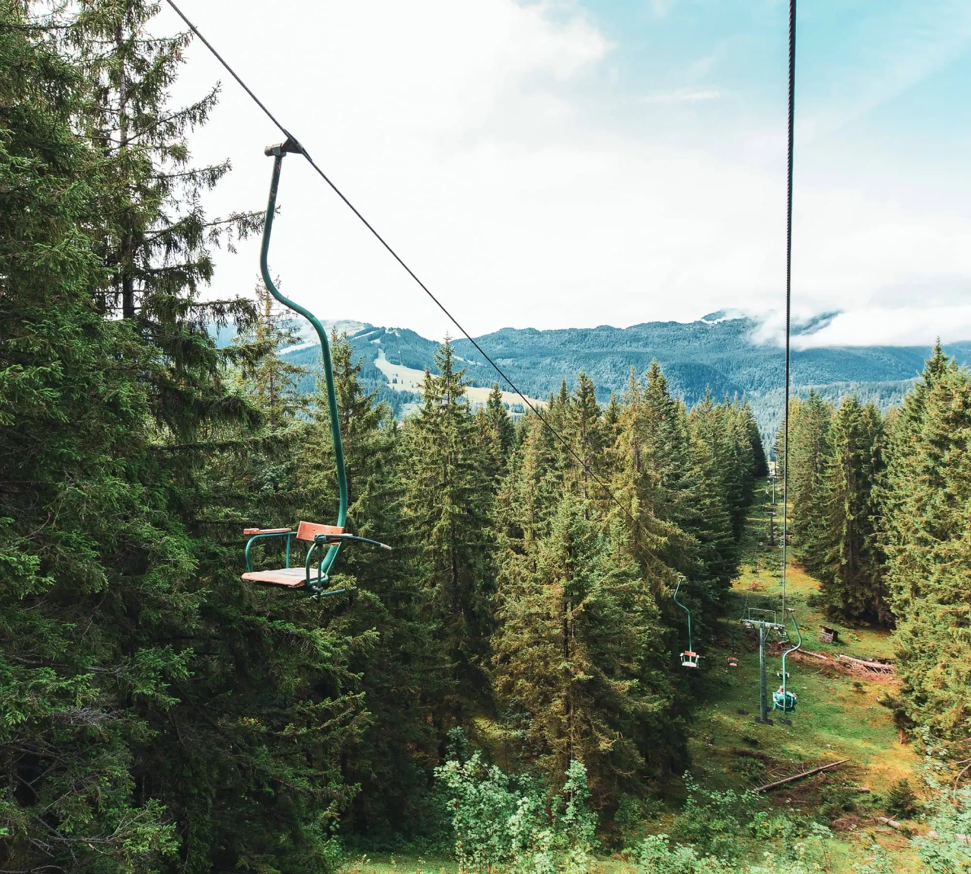 Nostalgiebahn in den Alpen // HIMBEER