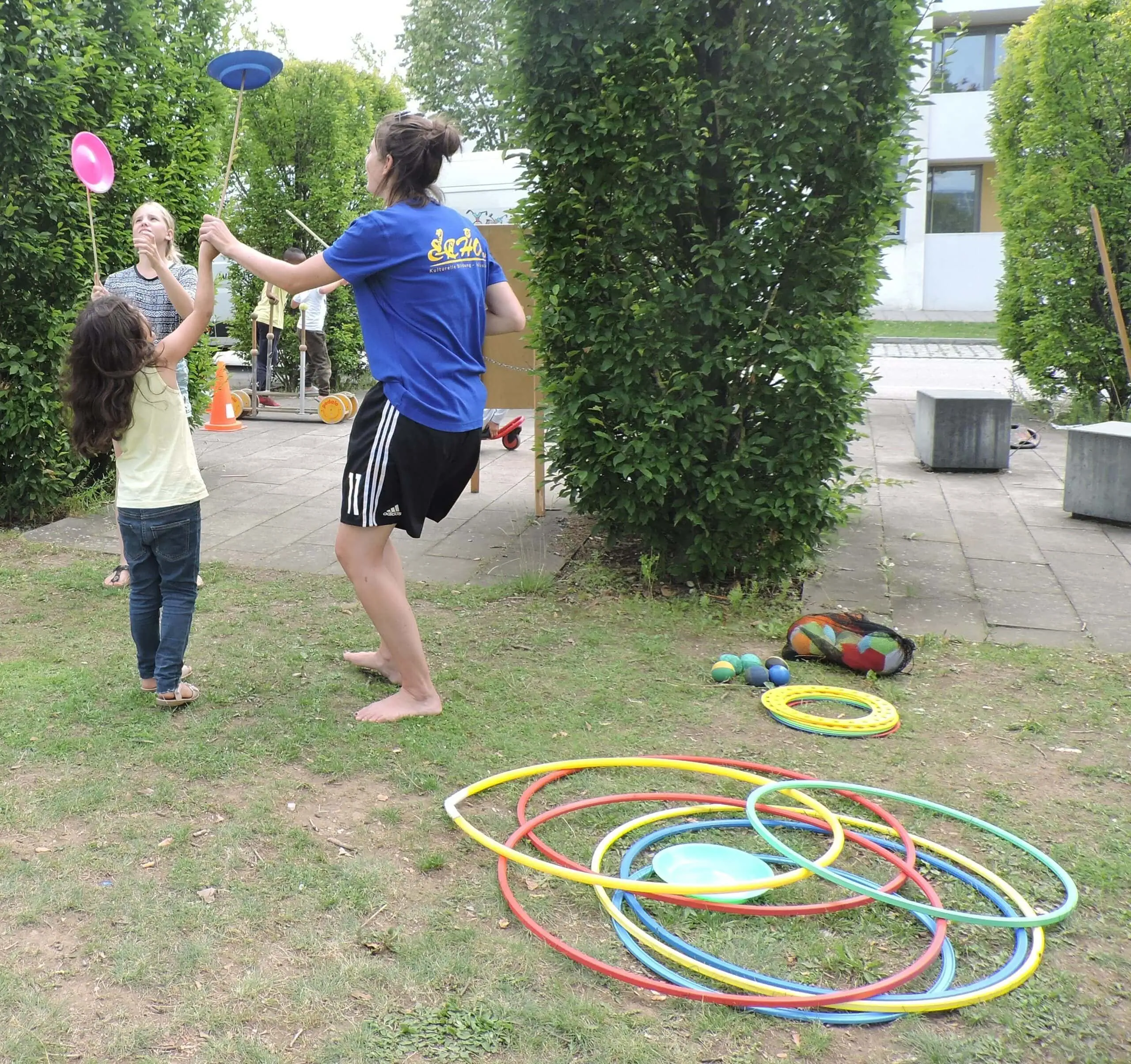 Familien-Freizeit-Tipps für die zweite Sommerferienwoche (KW 32): KinderZirkusAttraktionen Sommerferien // HIMBEER