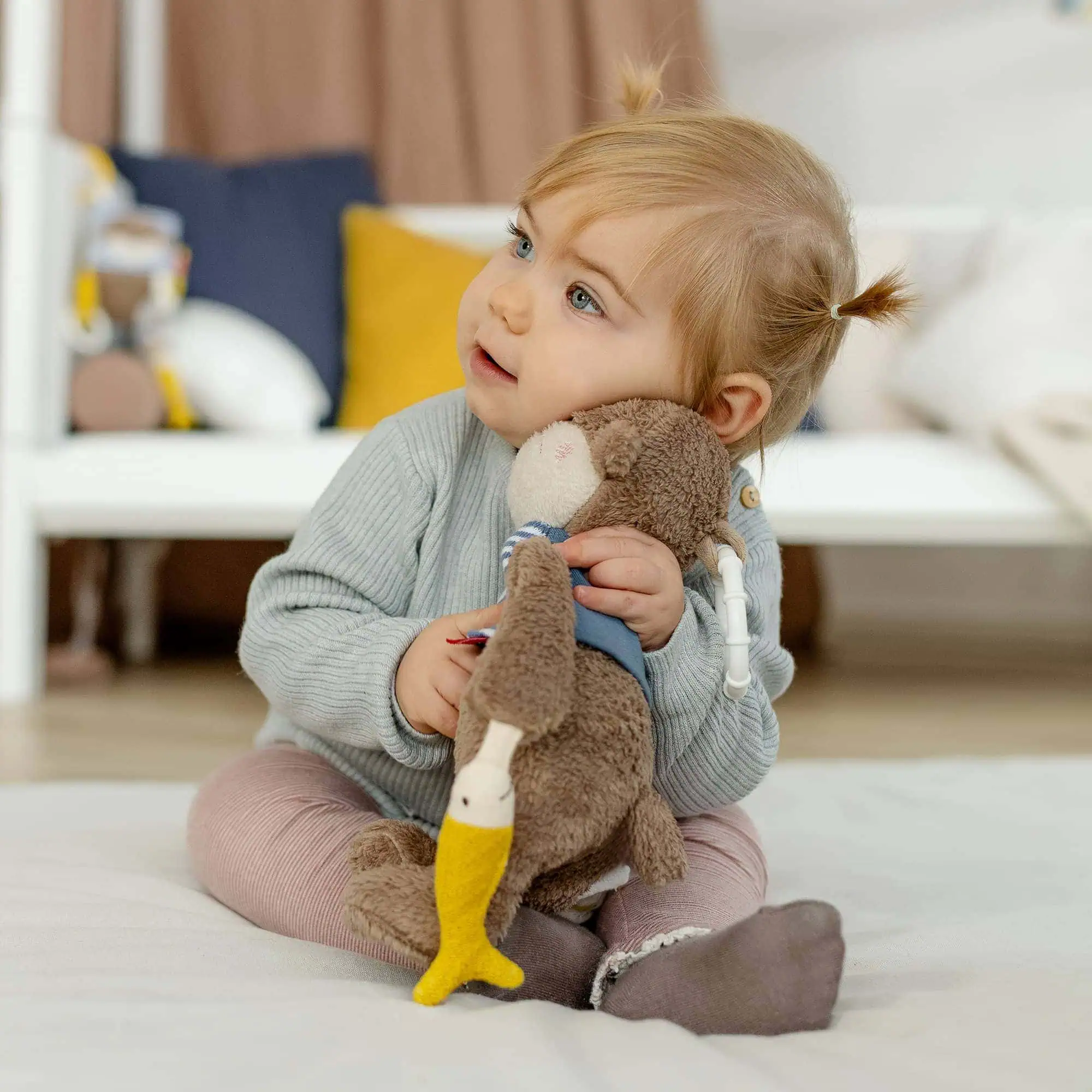 Lieblingssachen für Kinder zum Spielen und Kuscheln: Otter Theo von Fehn // HIMBEER