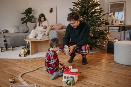 Advents-Fototipps: Wie ihr schöne Bilder von Kindern im Winter macht – Tipps zum Fotografieren von Cindy und Kay Fotografie: Mit Kerzenlicht fotografieren // HIMBEER