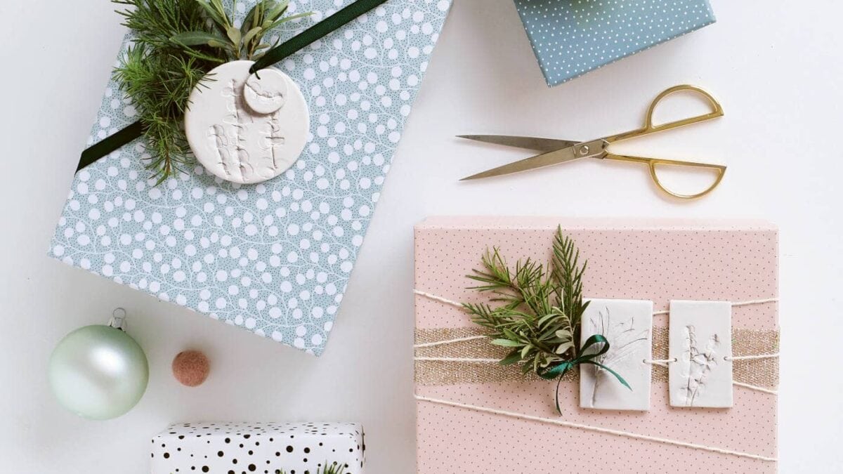 Geschenkanhänger für die Weihnachtsgeschenke basteln // HIMBEER