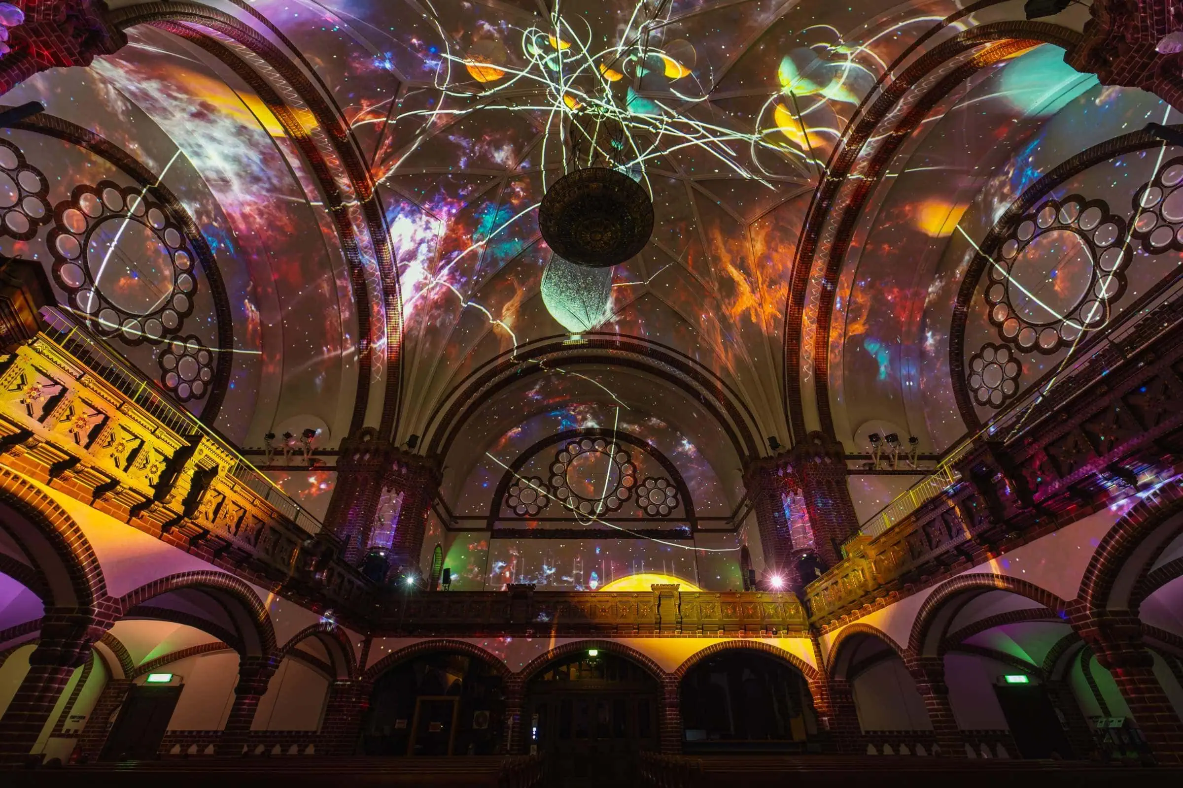 Enlightenment: eine immersive Lightshow in München // HIMBEER