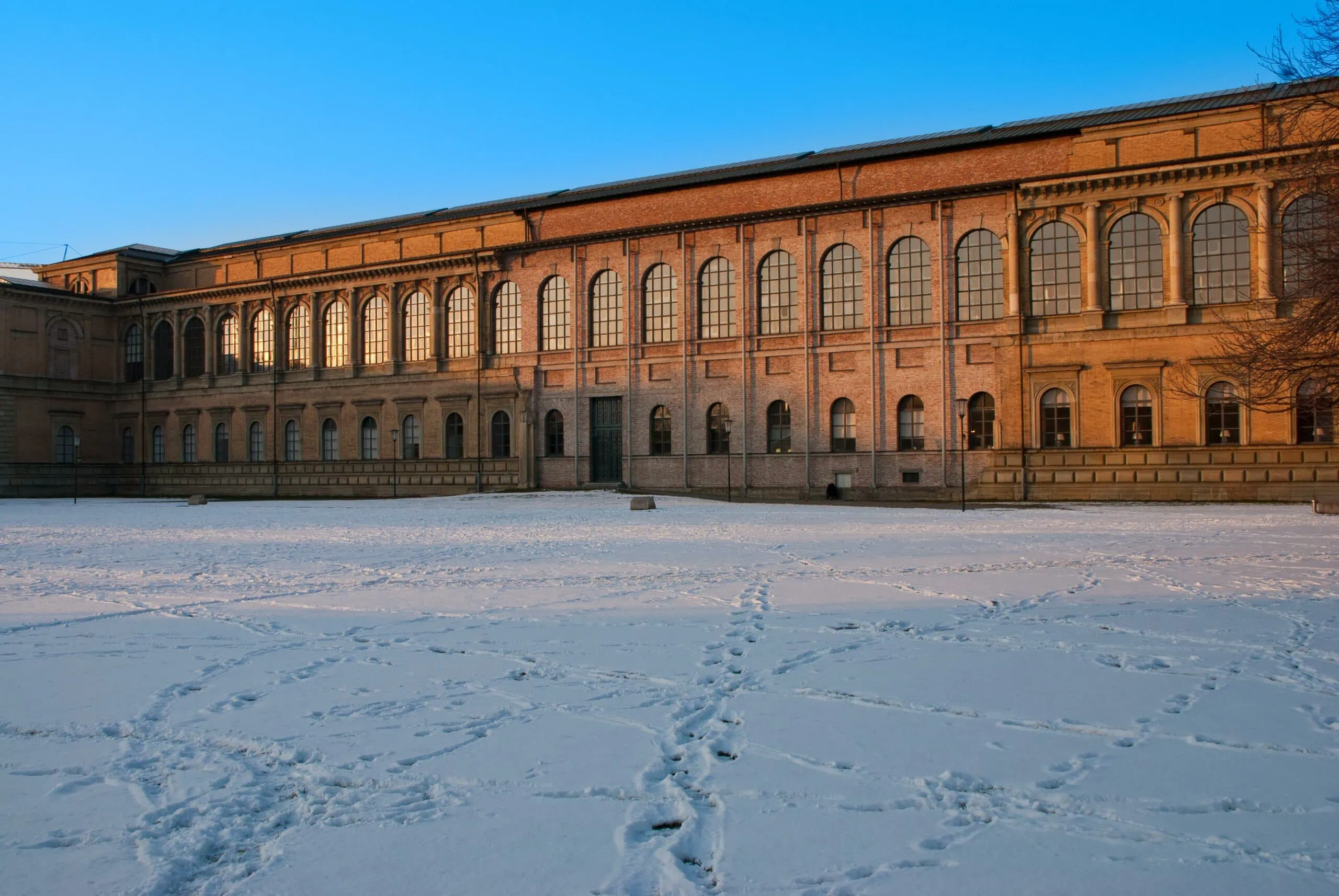 Alte Pinakothek We are Family // HIMBEER