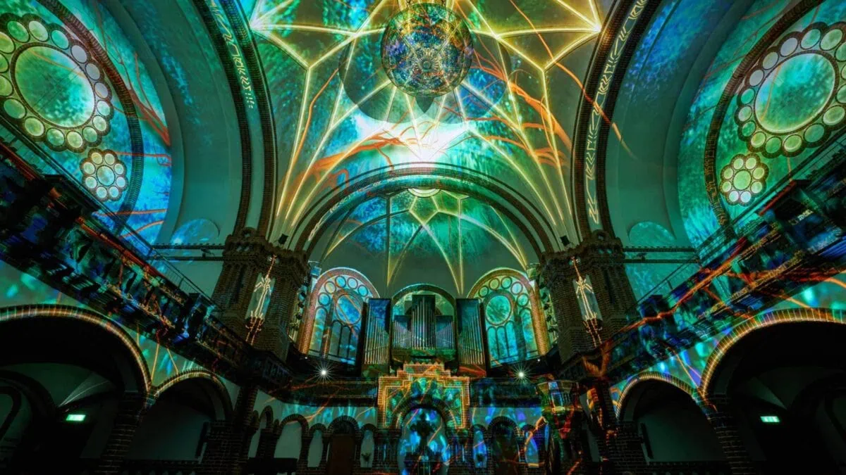 Enlightenment: eine immersive Lightshow in München // HIMBEER