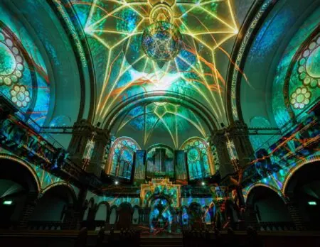 Enlightenment: eine immersive Lightshow in München // HIMBEER