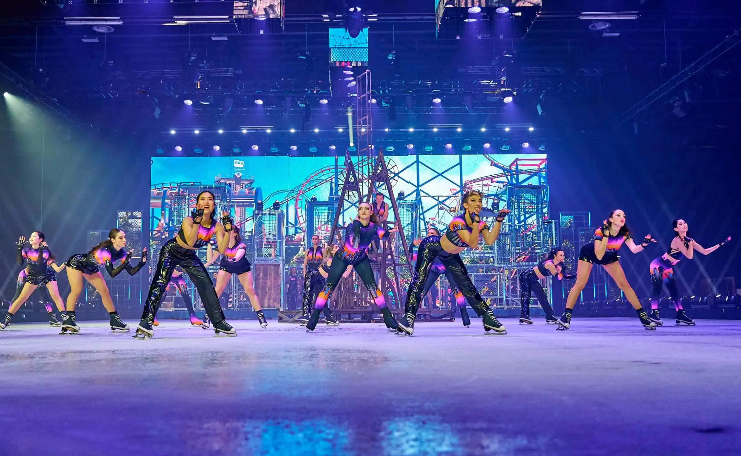 Mit der Produktion HORIZONS startet HOLIDAY ON ICE in dieser Saison in ein neues Kapitel magischer Eisshows. // HIMBEER