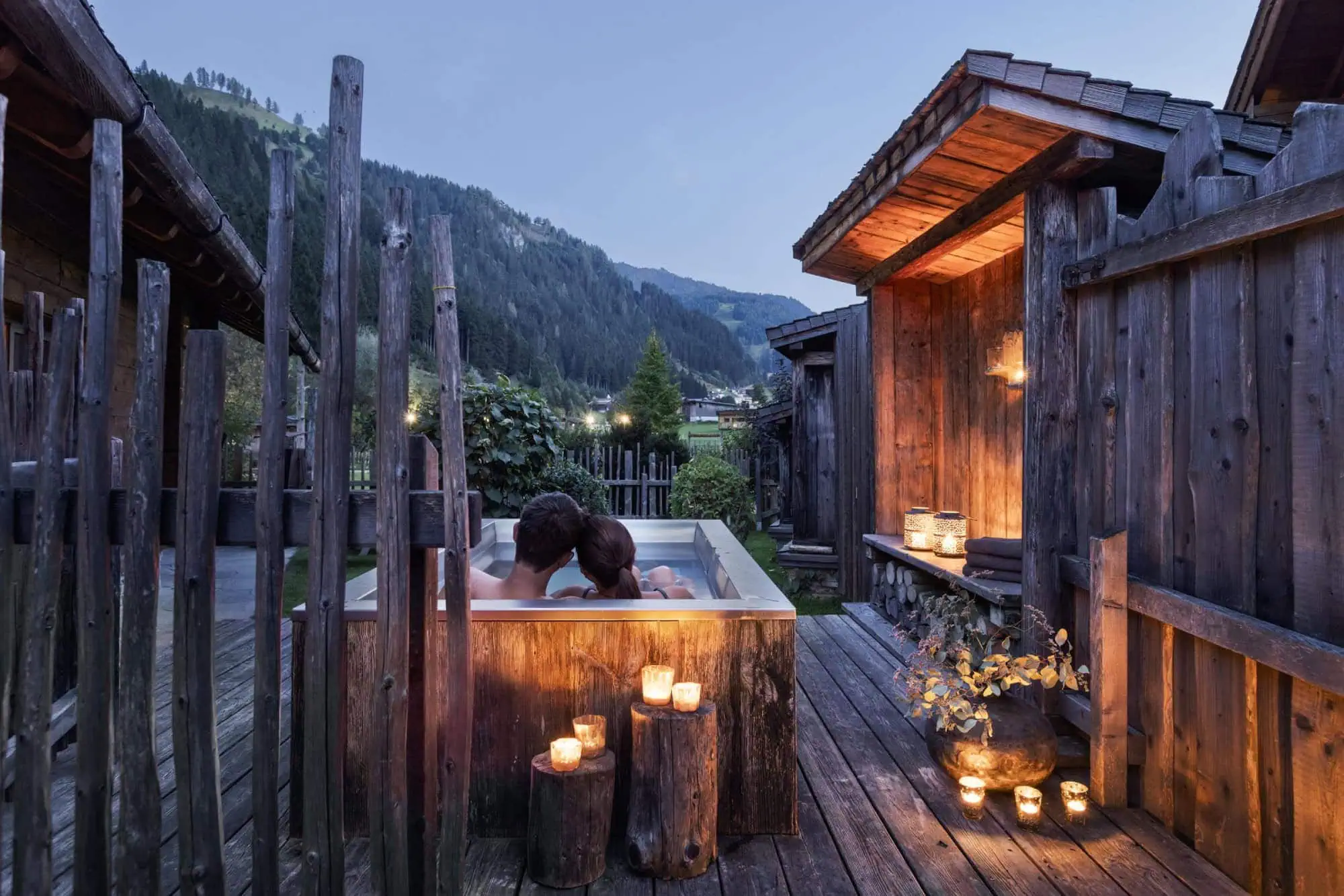 Für kleine Abenteurer und große Träumer: Chalet-Urlaub mit Familie am Bauernhof im Feriendorf Holzleb’n // HIMBEER