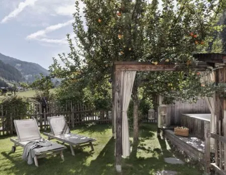 Für kleine Abenteurer und große Träumer: Chalet-Urlaub mit Familie am Bauernhof im Feriendorf Holzleb’n // HIMBEER