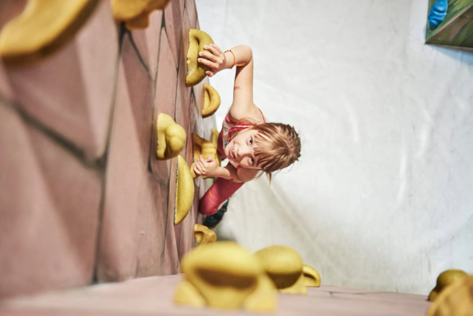 Top Boulder- und Kletterhallen in München für Kinder: DAV Kletter- und Boulderzentrum Thalkirchen // HIMBEER