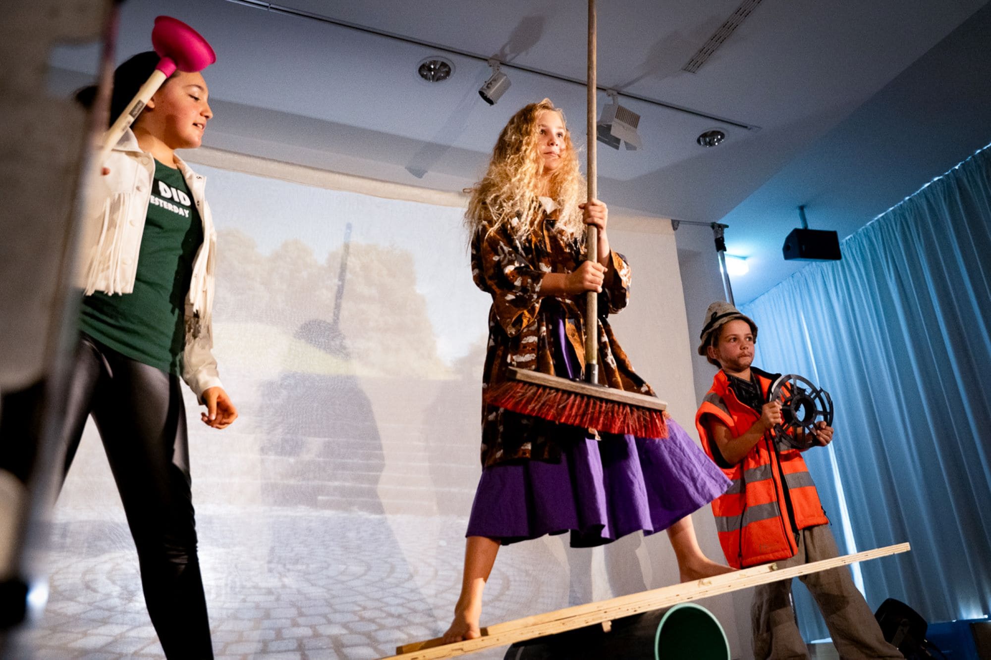 MOMO – Es ist unsere Zeit, Kinder-Bühnenwerkstatt München – Tipps fürs fünfte Januarwochenende KW 05 // HIMBEER