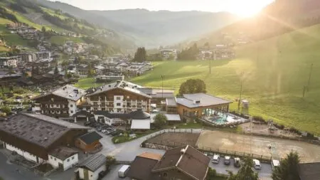 Tierisch toller Familienurlaub Hotel Oberschwarzach // HIMBEER 2025