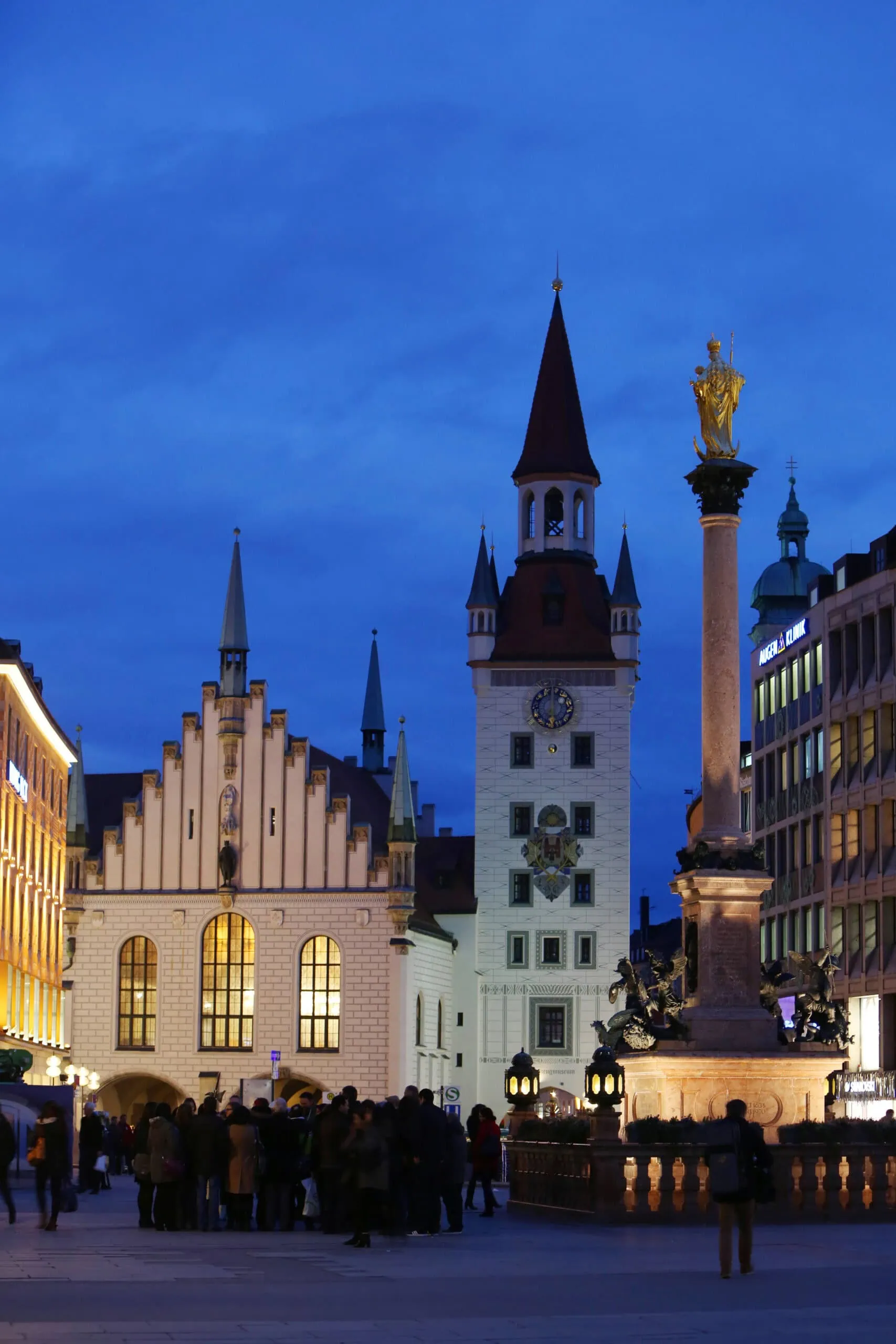 Altes Rathaus am Münchner Marienplatz – Tipps fürs vierte Maiwochenende KW 21 // HIMBEER