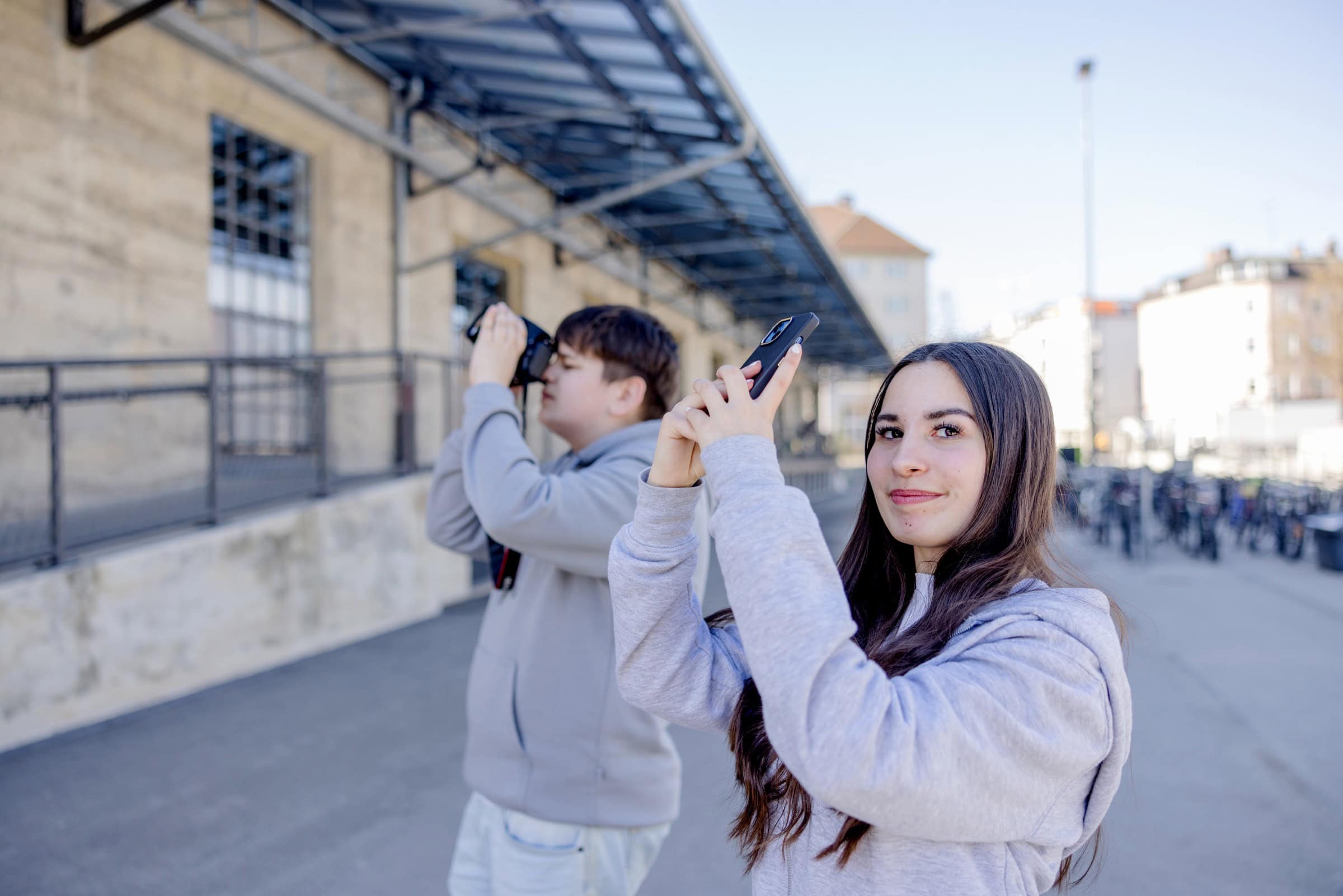 Kreative Sommerferienkurse für Kinder und Jugendliche in München: Action und Cut mit der Münchner Volkshochschule // HIMBEER