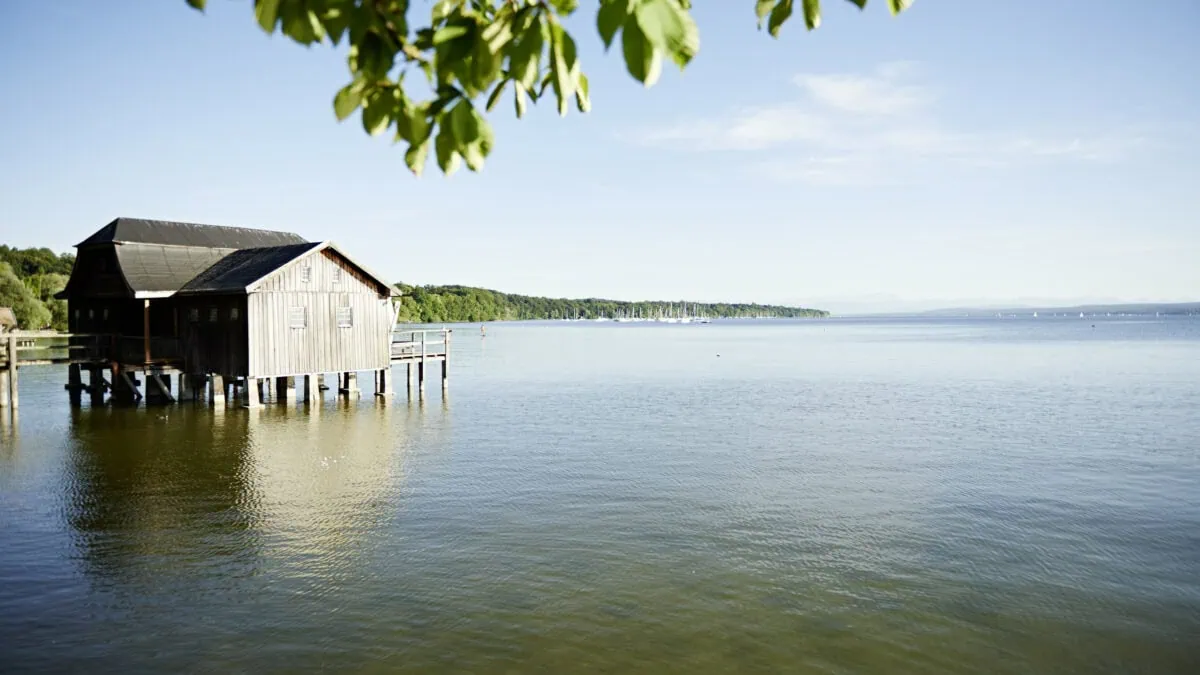 Ammersee Bootshaus, Badeseen in und um München // HIMBEER