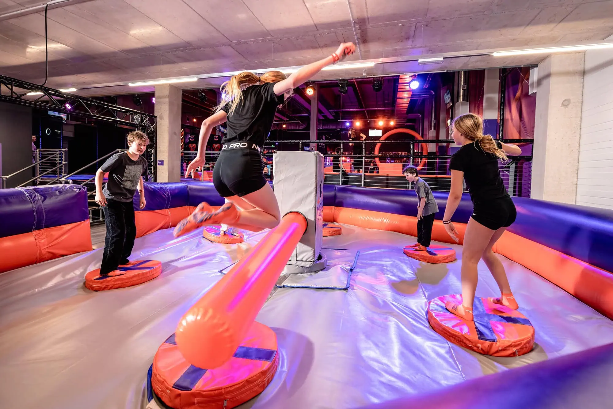 Münchens Trampolinparks JUMP House und Superfly im Herbst 2025 mit Spaß und Action // HIMBEER