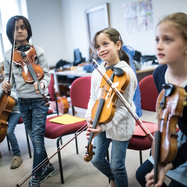 MitMachMusik: gemeinsam mit geflüchteten Kindern musizieren // HIMBEER