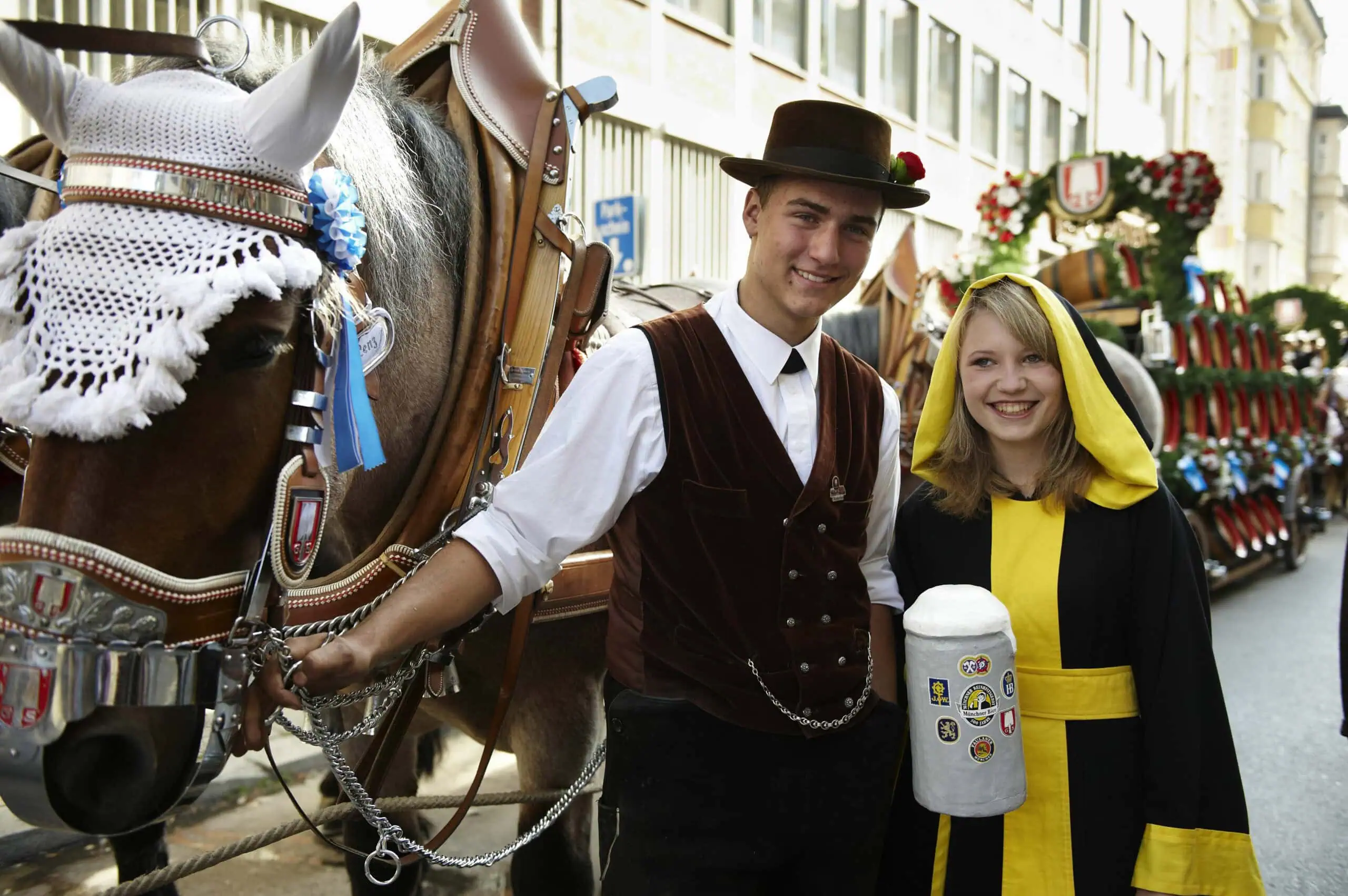 Trachten- und Schützenzug mit Münchner Kindl, Oktoberfest – Tipps für die dritte Septembwoche KW 38 // HIMBEER