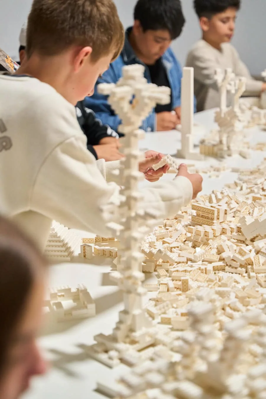 Haus Der Kunst Für Kinder Kunstgeschichten seit 1968 // HIMBEER 2025