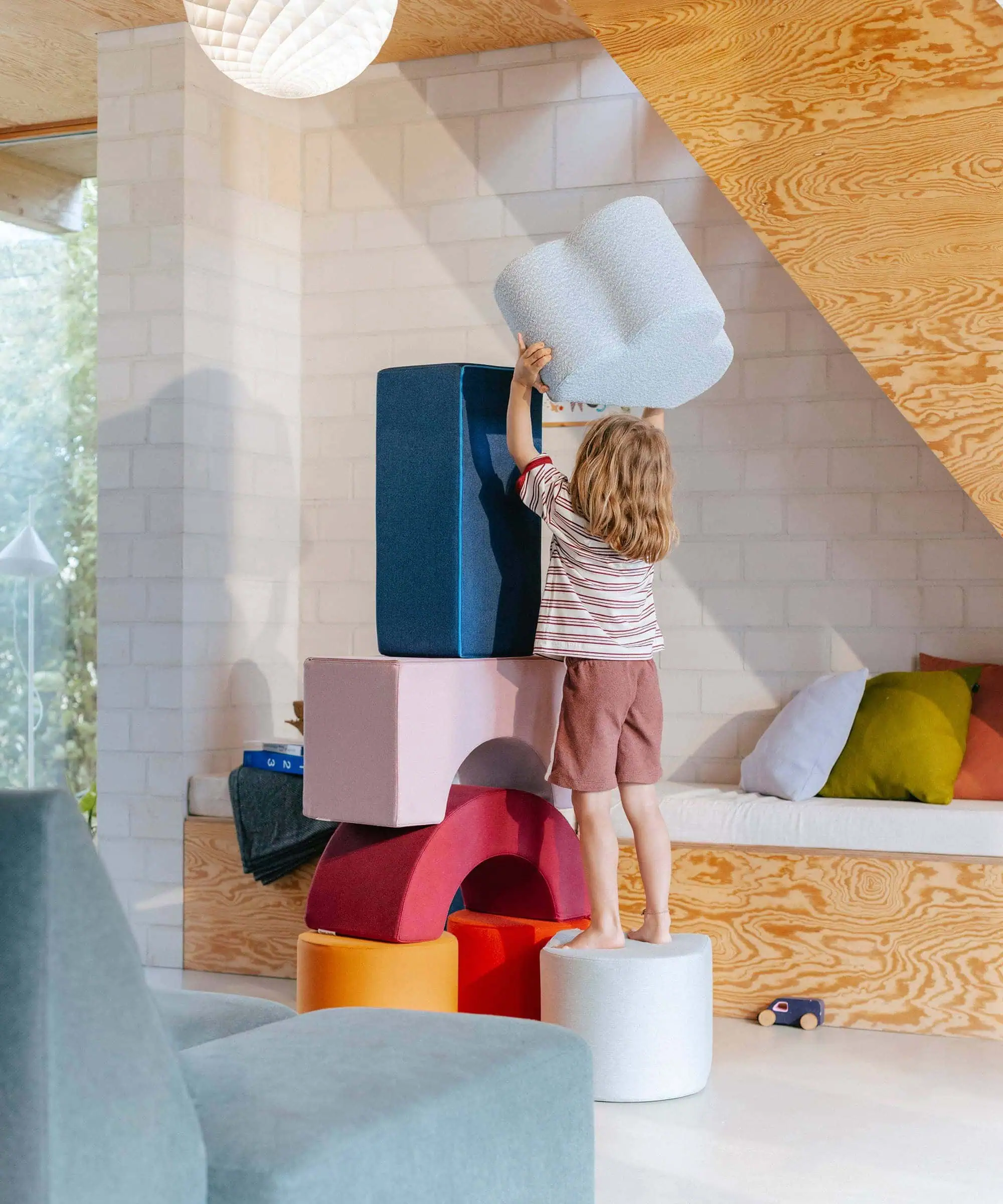 Herbst-Lieblingssachen: Schönes für Kinder und Familien, Drinnen und Draußen, zum Spielen, Wohnen, Anziehen, Spaß haben: Cloud Spielmöbel von Present Stories