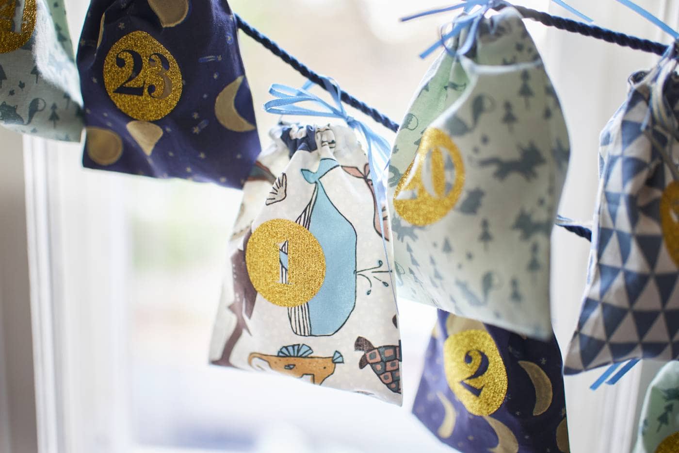 Adventskalender nähen, 24 zauberhafte Säckchen, Ausschnitt // HIMBEER